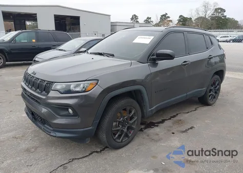 2023 Jeep Compass Altitude 4X4 z USA, uszkodzony, nr VIN 3C4NJDBN1PT507232
